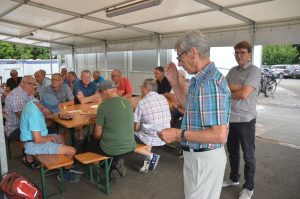 OK-Chef Heinz Eichenberger begrüsst die Anwesenden