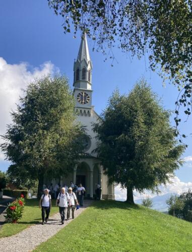 08-Von-Der-Kapelle-talwaerts-nach-Adligenswil